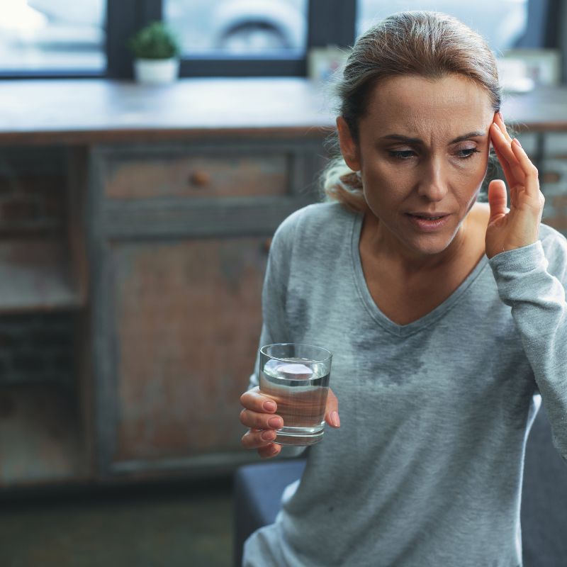 Alcohol y menopausia ¿Por qué nos afecta más?
